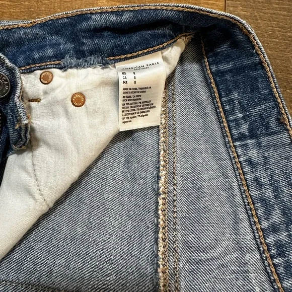 American Eagle Women's Distressed Highest Rise 90s Boyfriend Short Size 8 - Picture 4 of 5